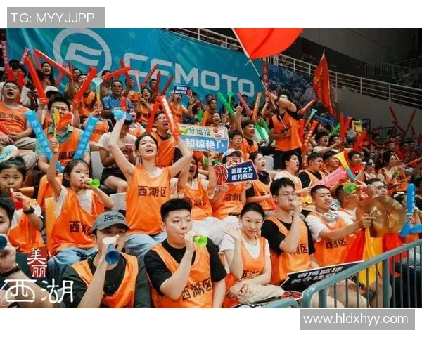 篮球场上的足球巨星们如何跨界引发热议与关注