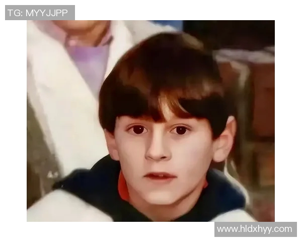 从侏儒到足球巨星他的成长故事令人感动与励志 从侏儒到足球巨星他的成长故事令人感动与励志