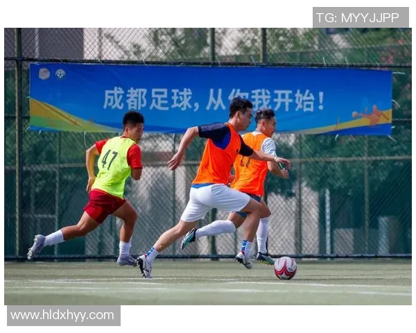 成都羽毛球队灵活性争议引发热议球员表现与战术调整成焦点讨论 成都羽毛球队灵活性争议引发热议球员表现与战术调整成焦点讨论